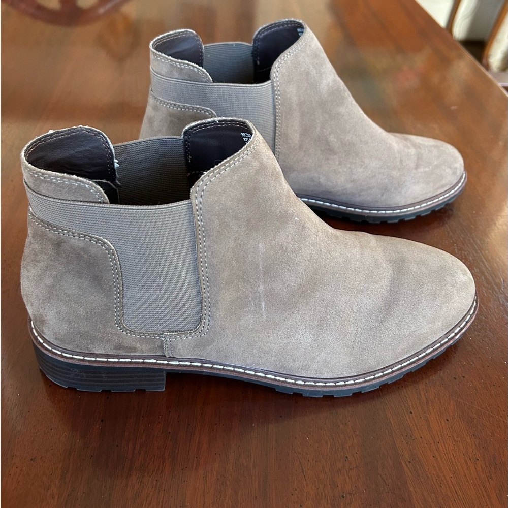 NEW CYNTHIA ROWLEY SUEDE BOOTS